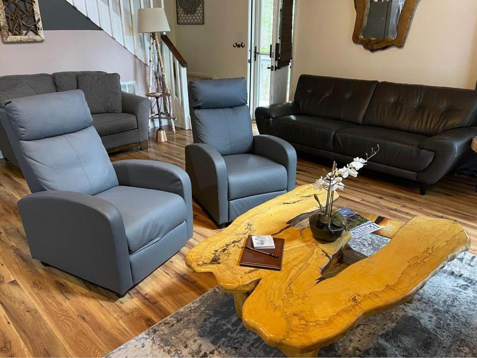 Waterfront Luxury On Sinclair With Wraparound Deck,and Fireplace *