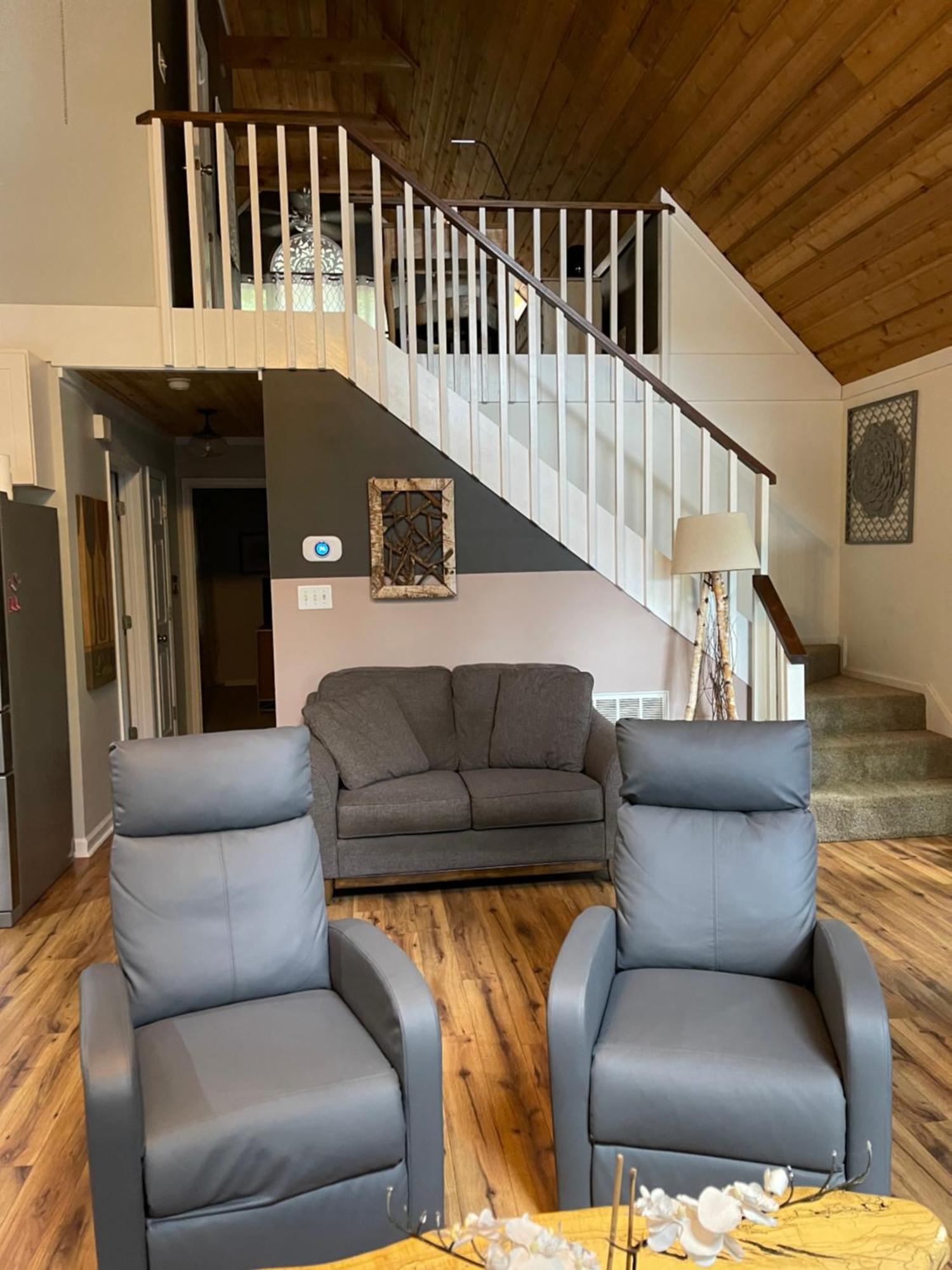 Waterfront Luxury On Sinclair With Wraparound Deck,and Fireplace * Eatonton